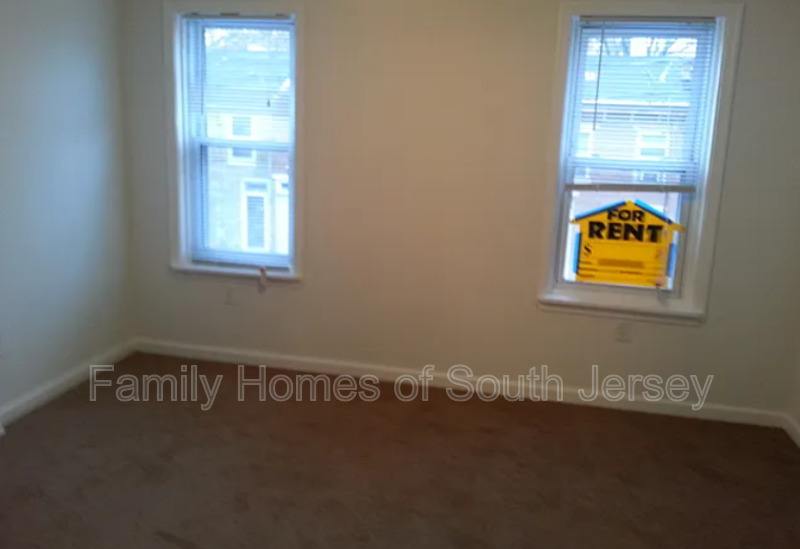 810 N Church St – photo 3