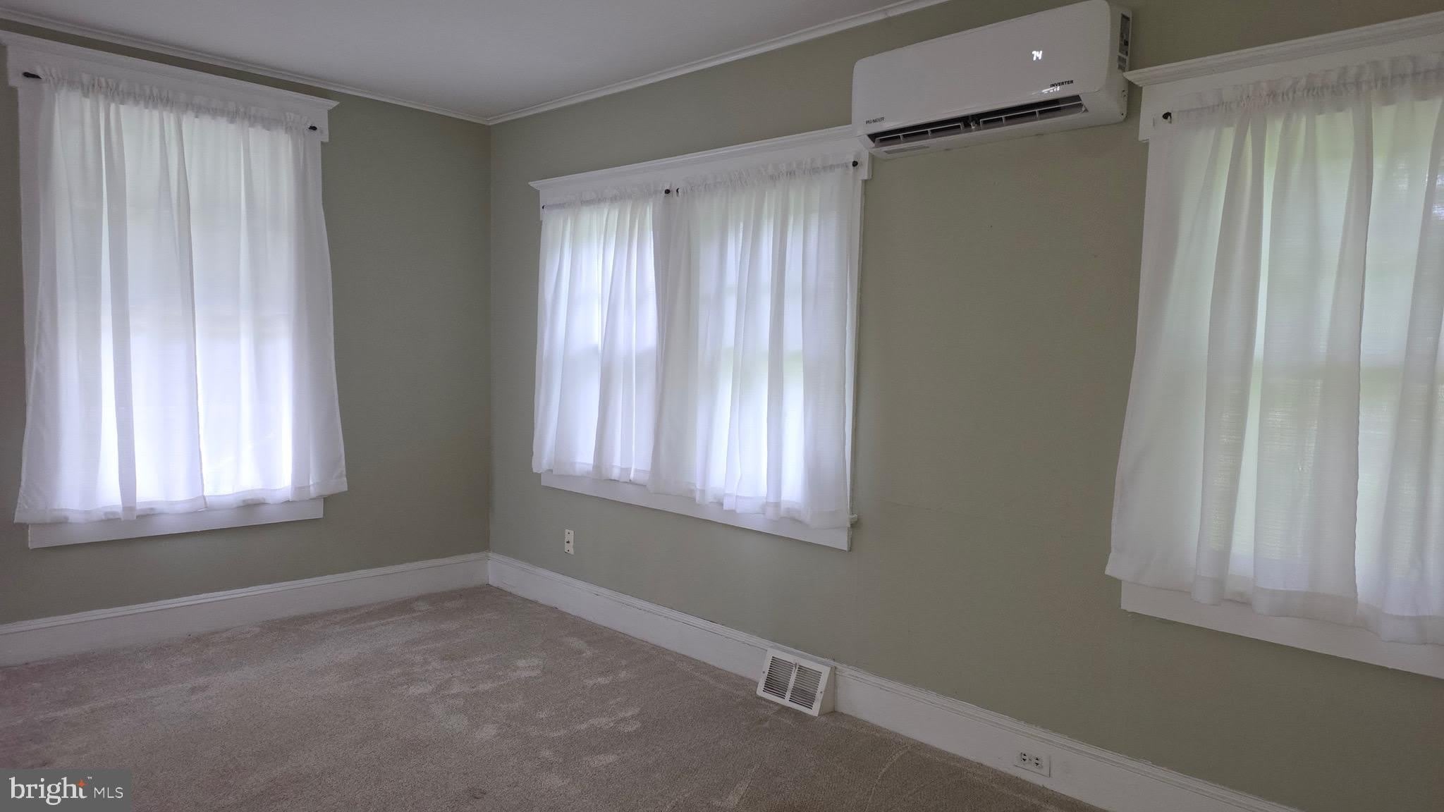 33 WILLIAMSON Avenue – photo 4