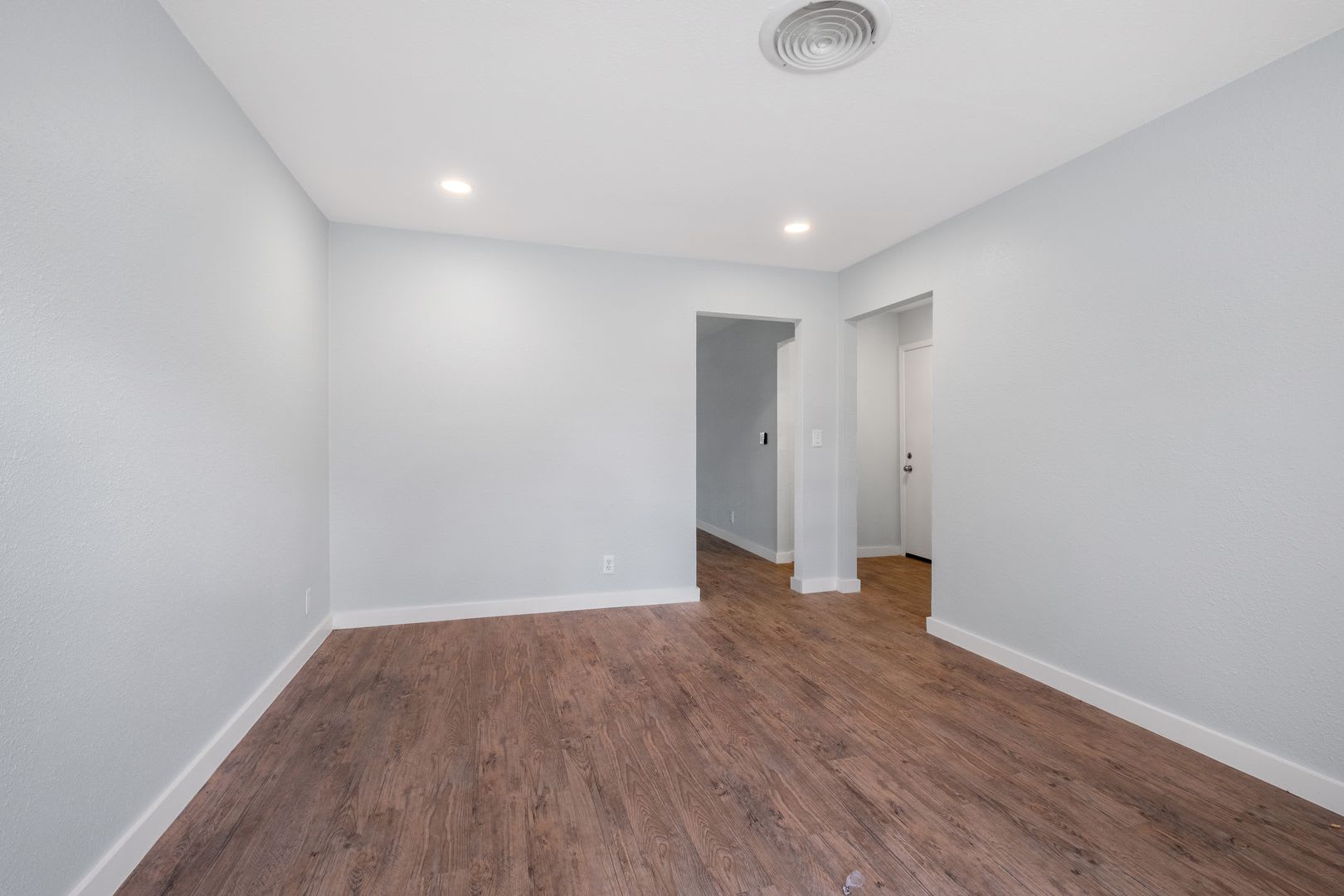 Modernized 3 Bedroom Home Near Mueller ~ Huge Backyard & Deck – photo 3