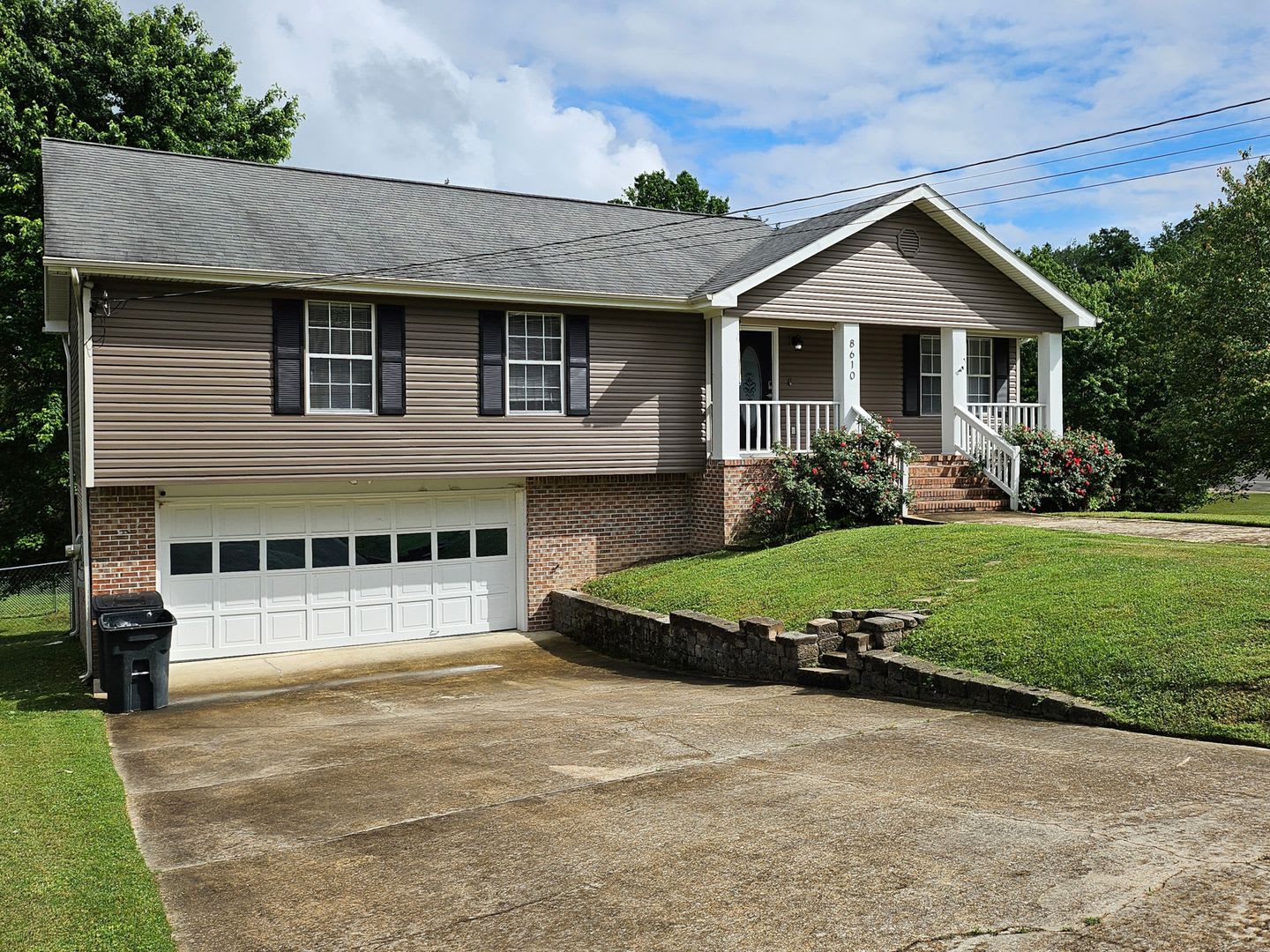 Spacious 4 Bedroom 2.5 bath in Hixson, TN 37343 – photo 1