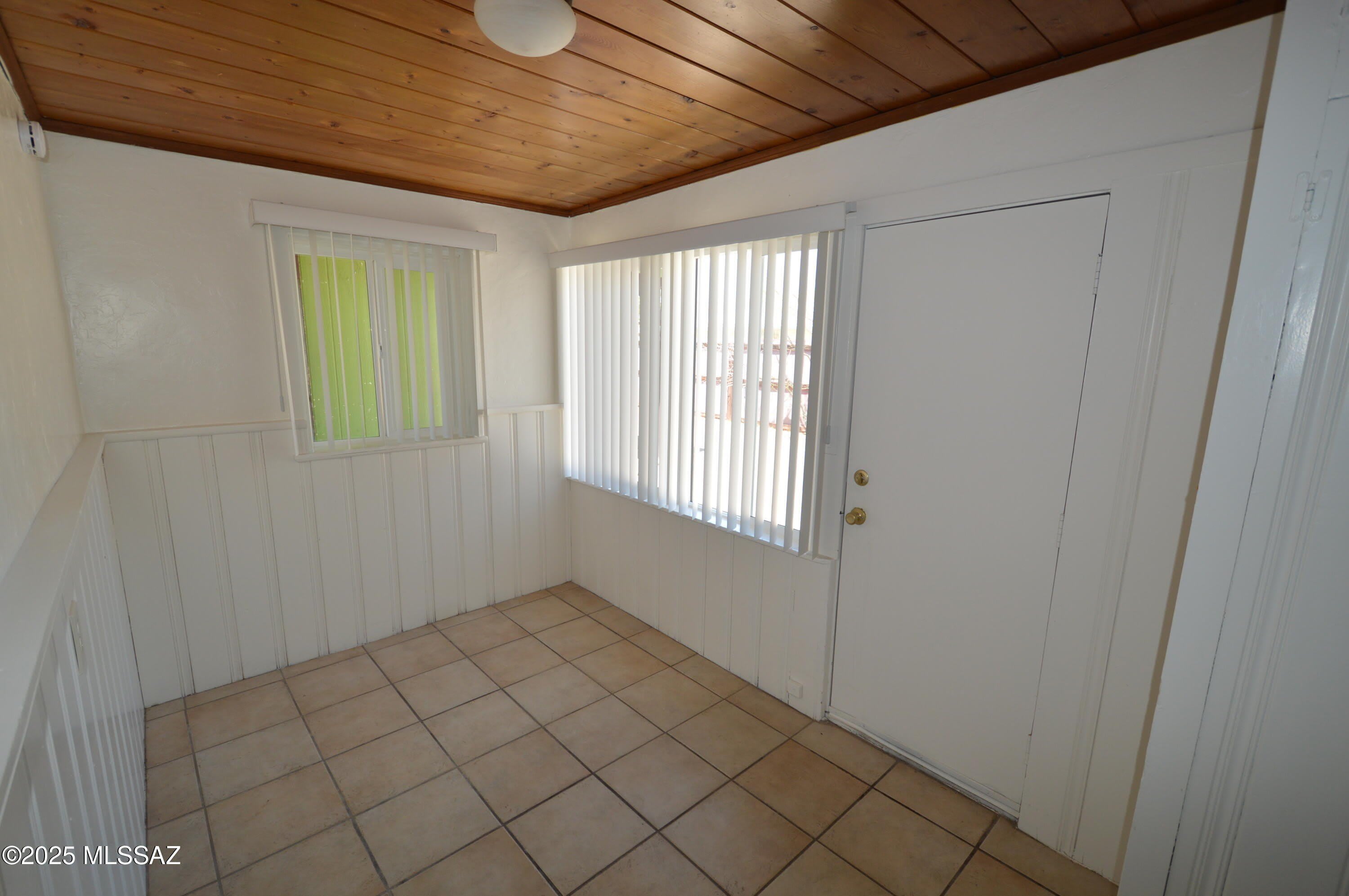 2119 N Catalina Avenue – photo 5