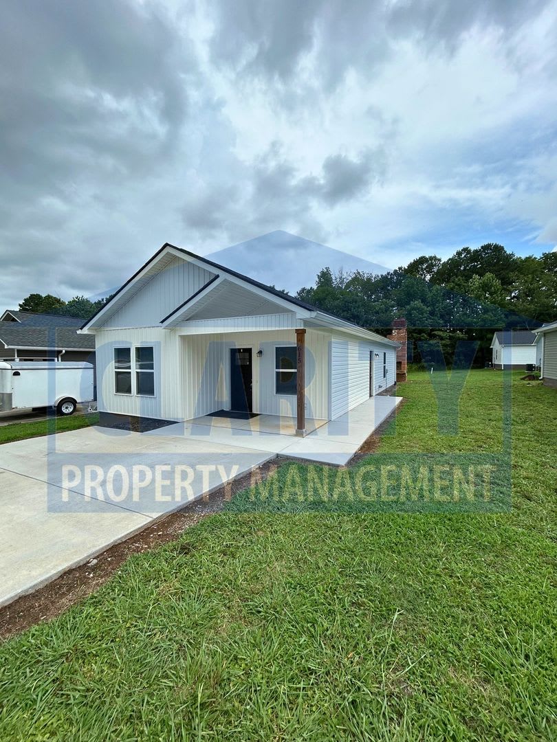 Single Level Three Bedroom Home – photo 1