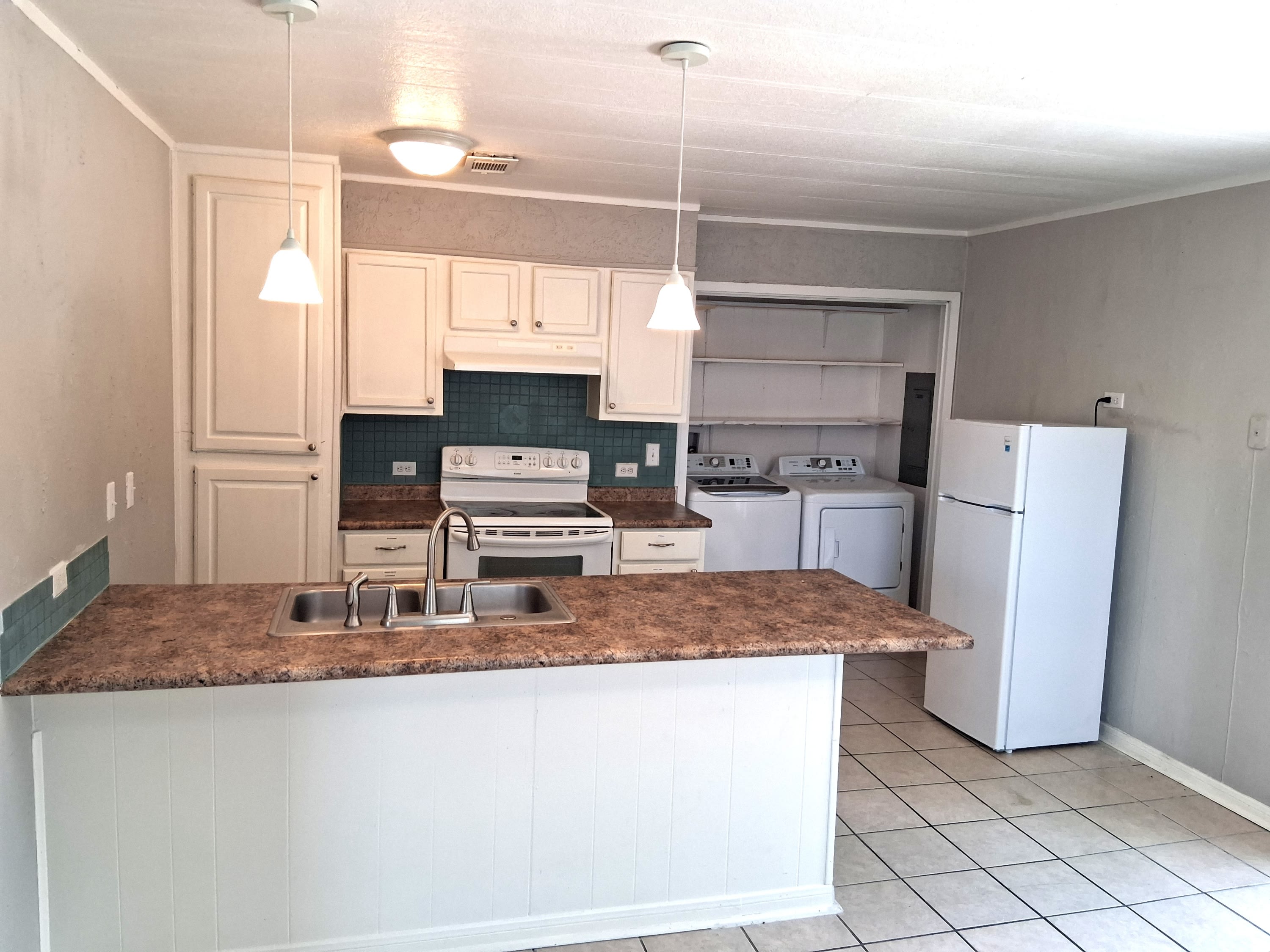 1109 Elyse Drive – photo 2