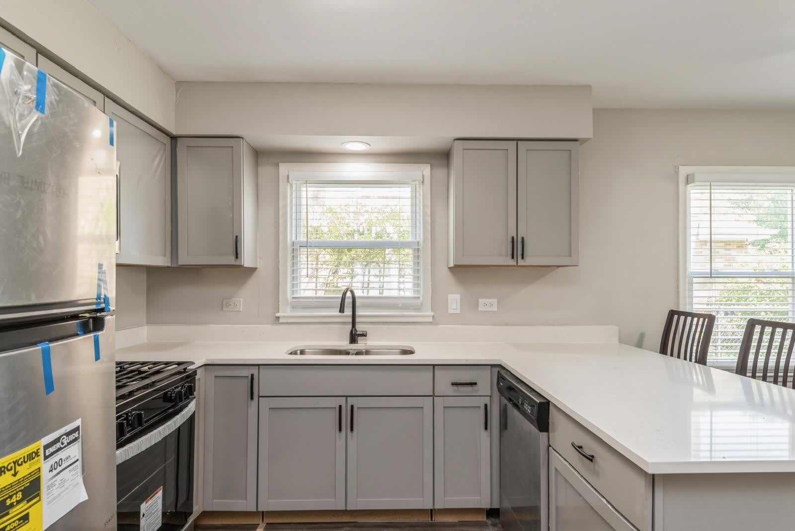 856 E Capri Drive – photo 3