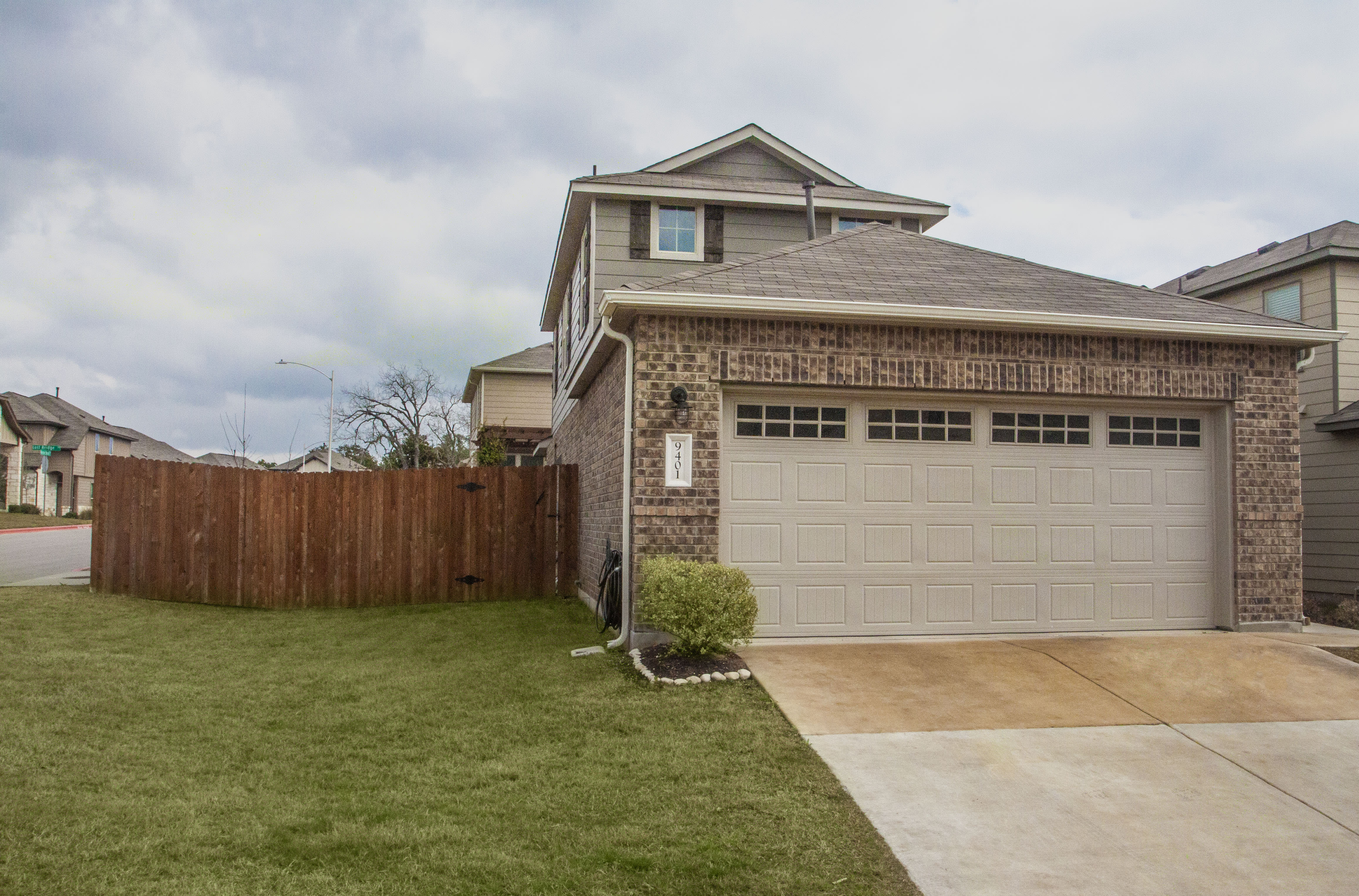 9401 Privet Drive – photo 1