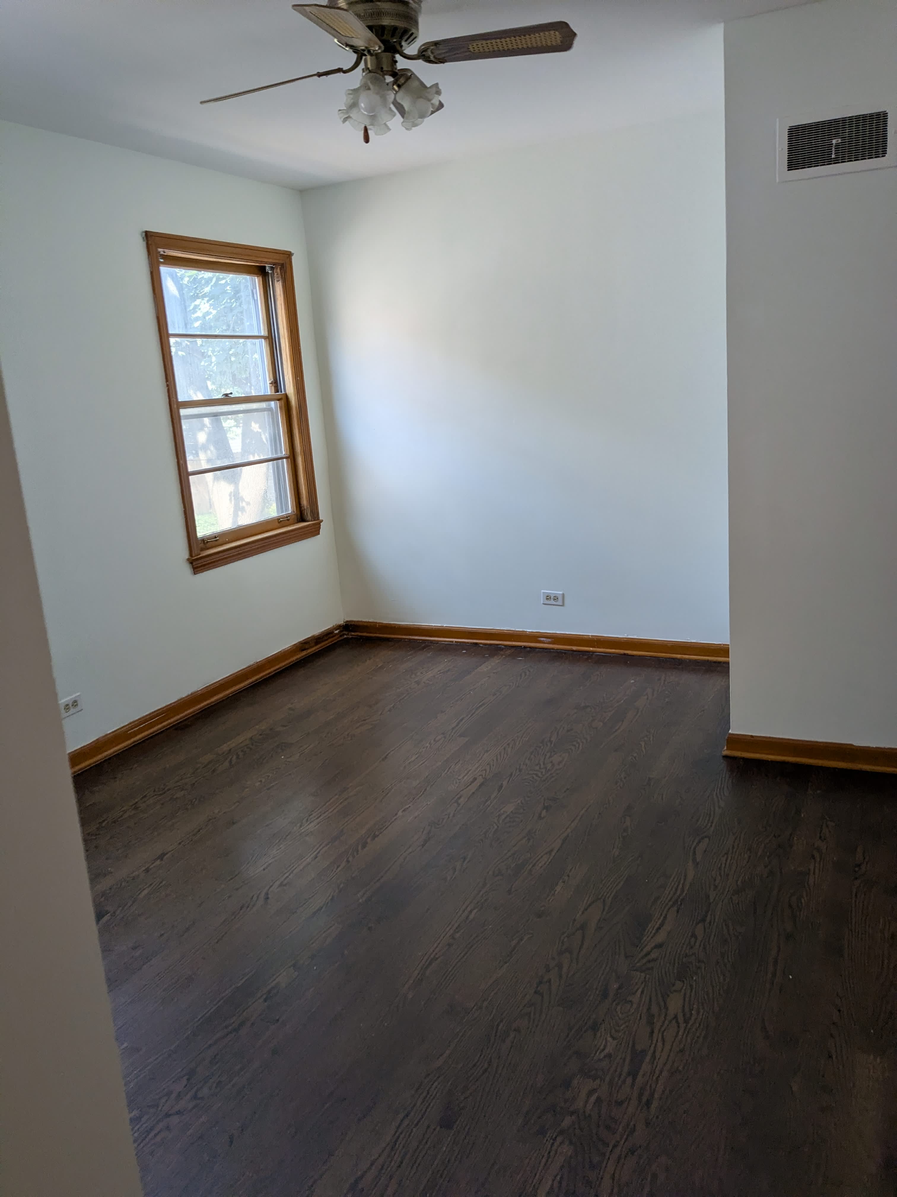 2345 N Rutherford Ave – photo 4