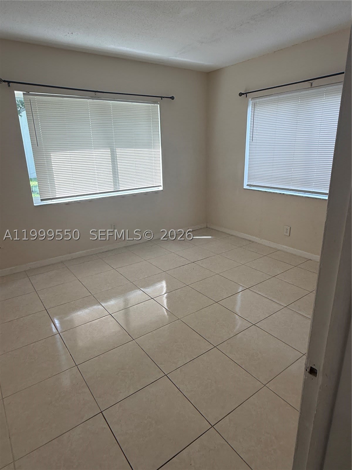 201 SE 6th Ave – photo 4