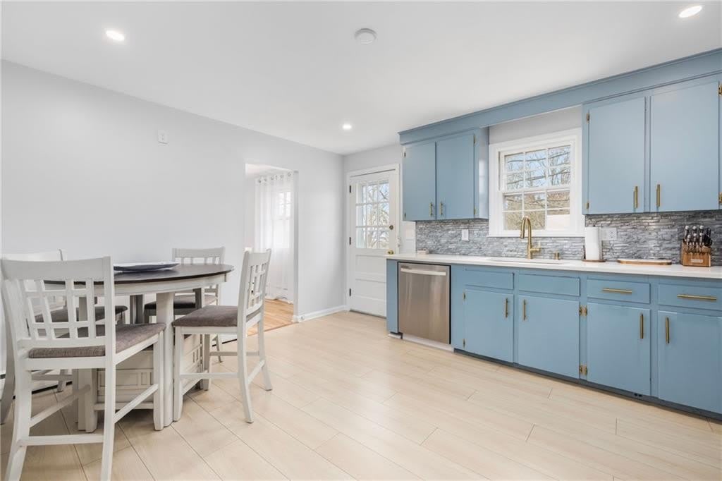 384 Valley Road – photo 5