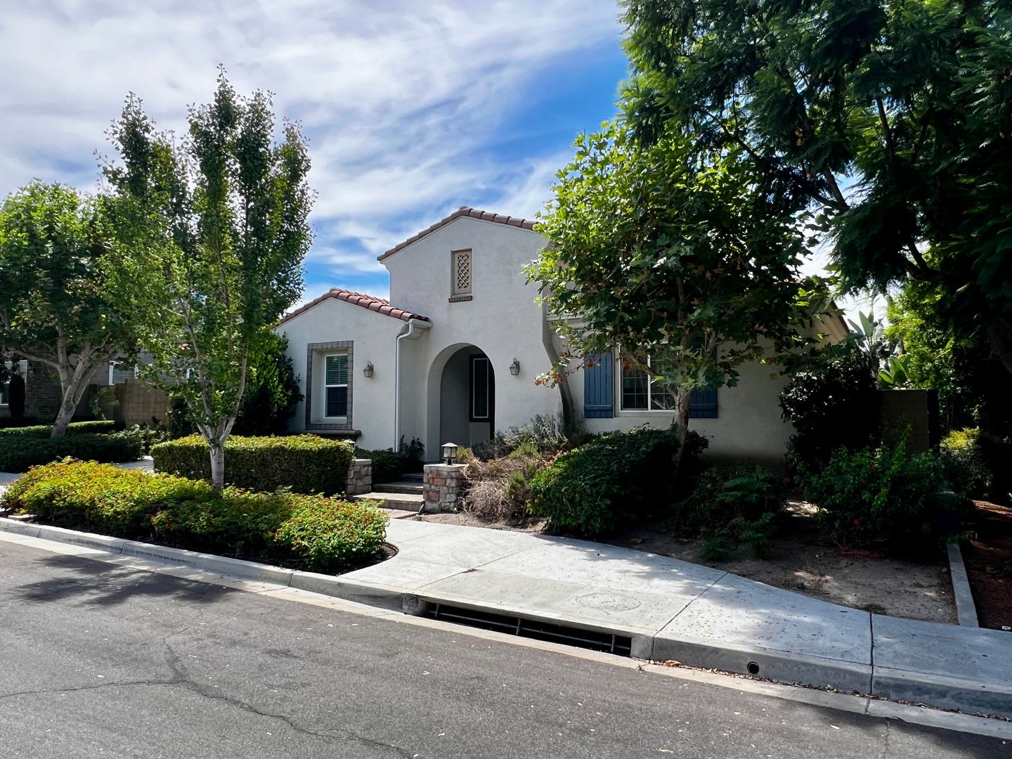 734 Laceflower Beautiful 3 Bedroom Irvine Home Upgraded Kitchen 2 Car Garage Fenced Backyard Yard Service Included – photo 3