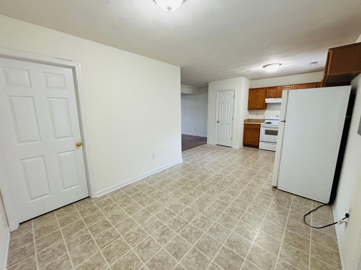 3 Bedroom, 2.5 Bath Townhouse – photo 5