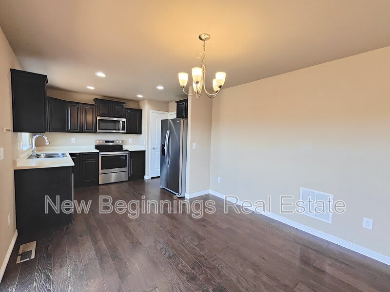 6134 Meadowbank Ln – photo 3
