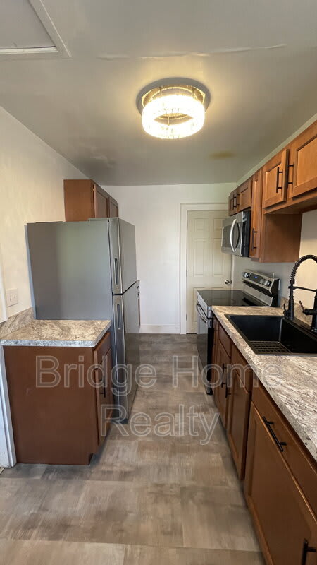 7442 Irvine Street – photo 4