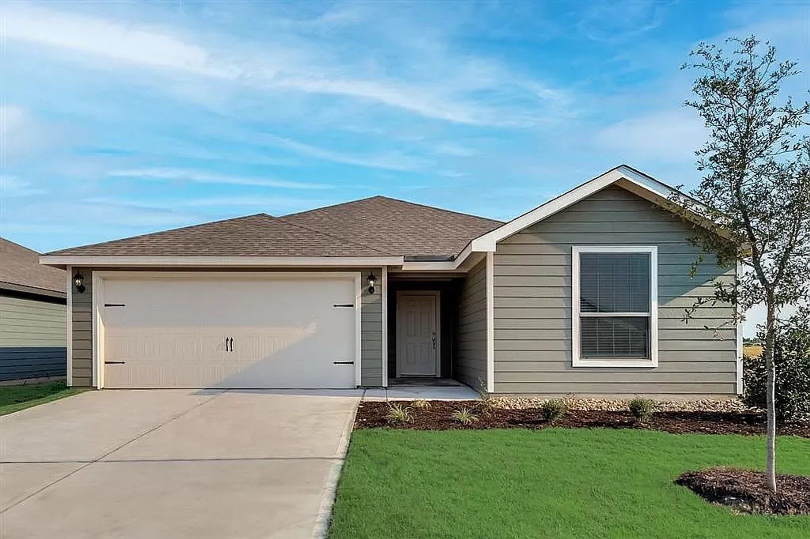 Room in 4 Bedroom Home at Musselshell Dr – photo 2
