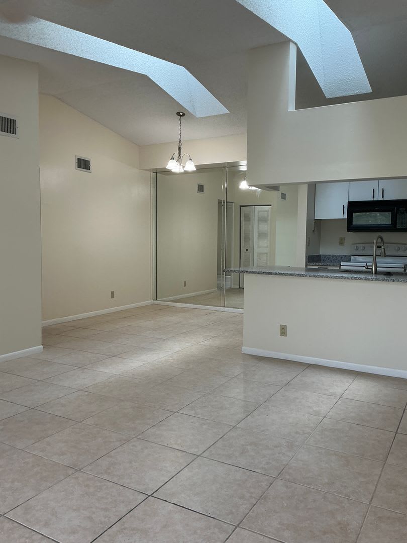 2/2 CONDO IN THE DESIRABLE RIVERFRONT GATED COMMUNITY OF ANCHORAGE COVE. – photo 3