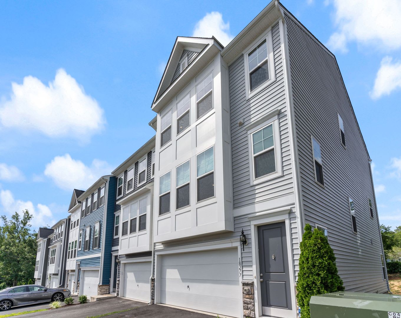 Stunning End Unit Townhome – photo 5