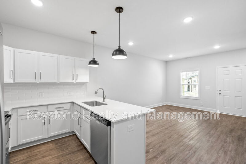 760 Tracy Lane – photo 2