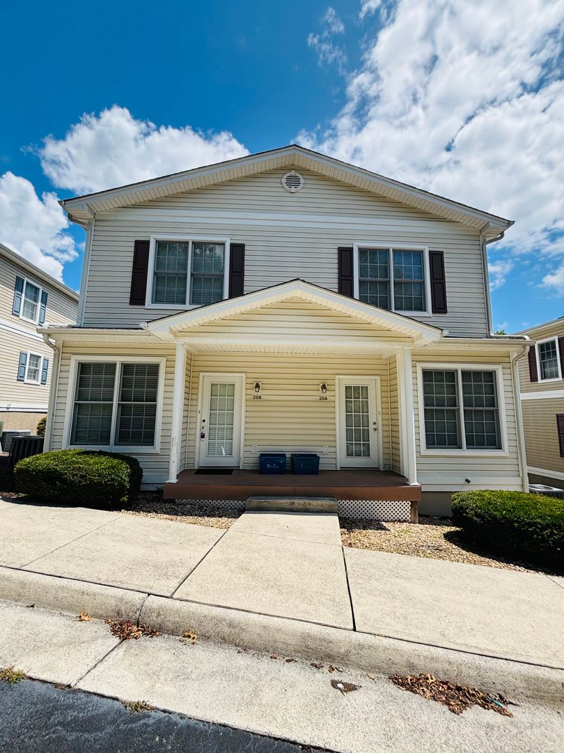 3 Bedroom 3.5 Bath Condo – photo 2