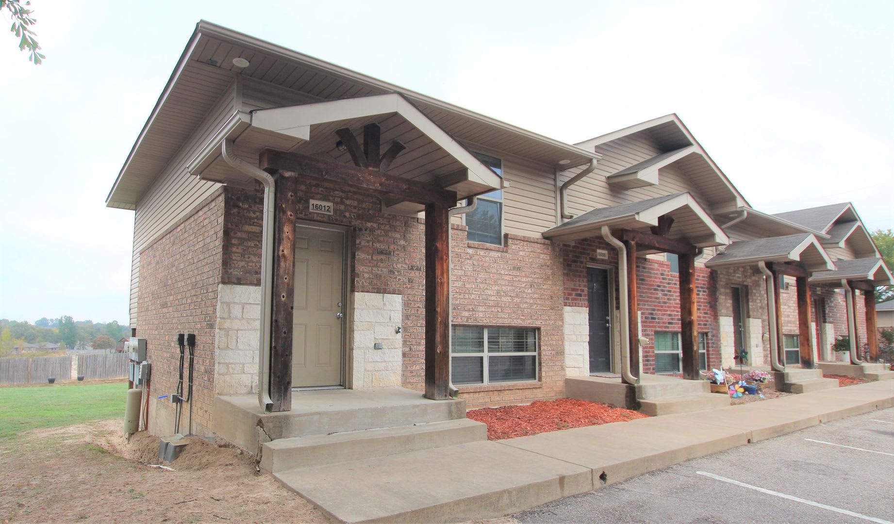 2 Bedroom Town house for Rent in Lindale! – photo 2