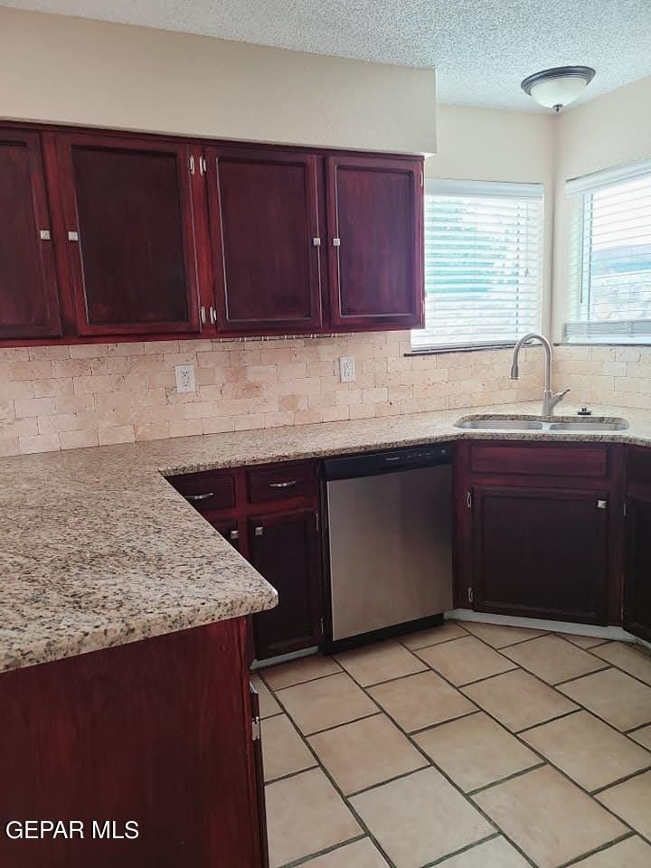 765 Colchester Drive – photo 4