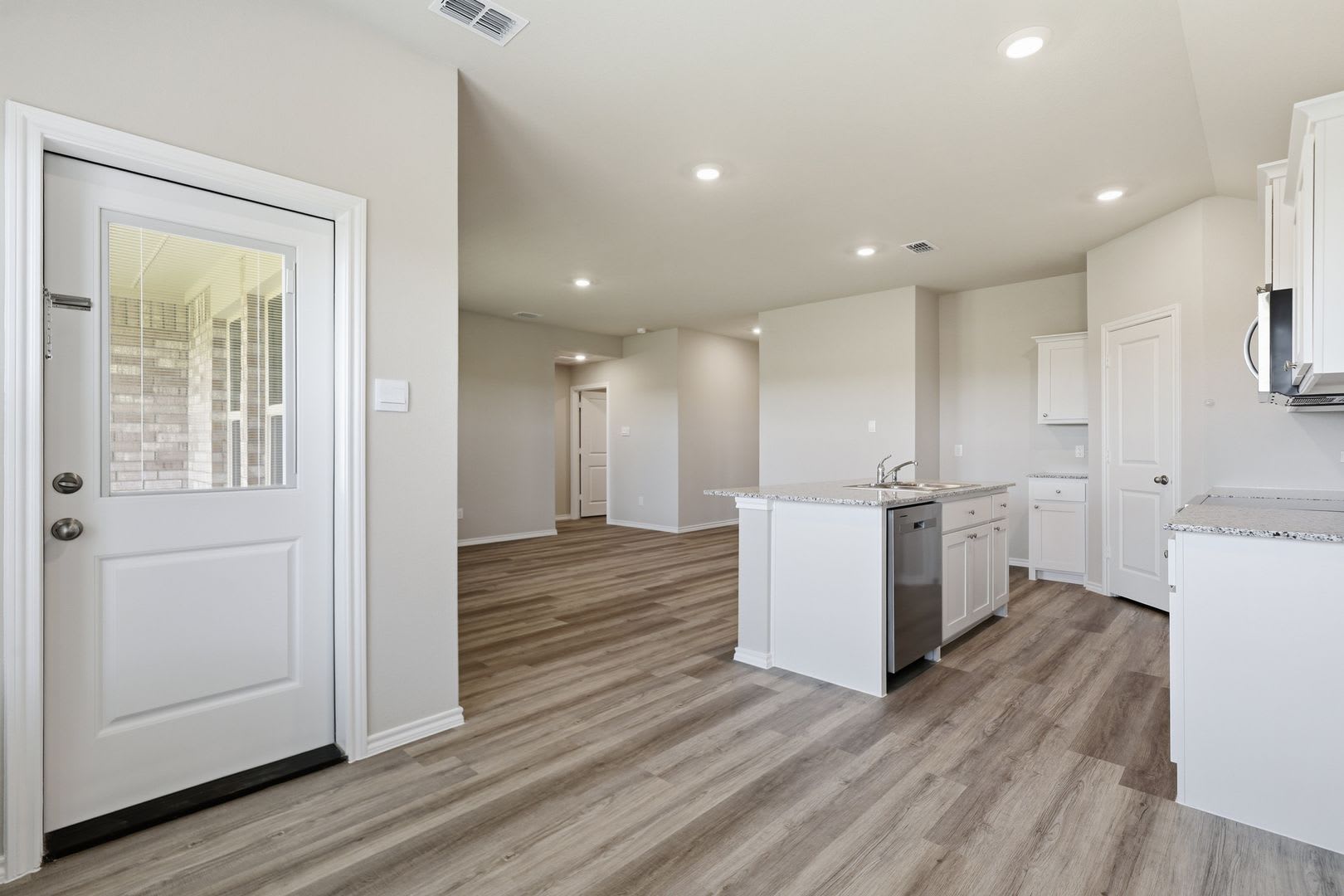 Contemporary in Cleburne! – photo 4