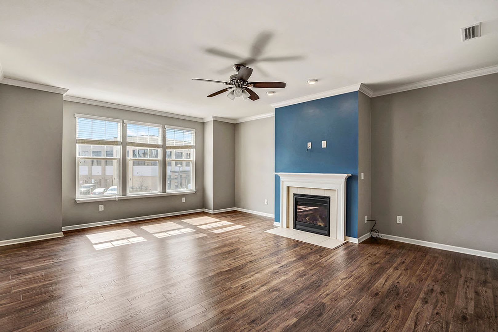 AVAILABLE NOW! GREAT INCENTIVE OFFERED- $500 OFF FIRST MONTH'S RENT – photo 4
