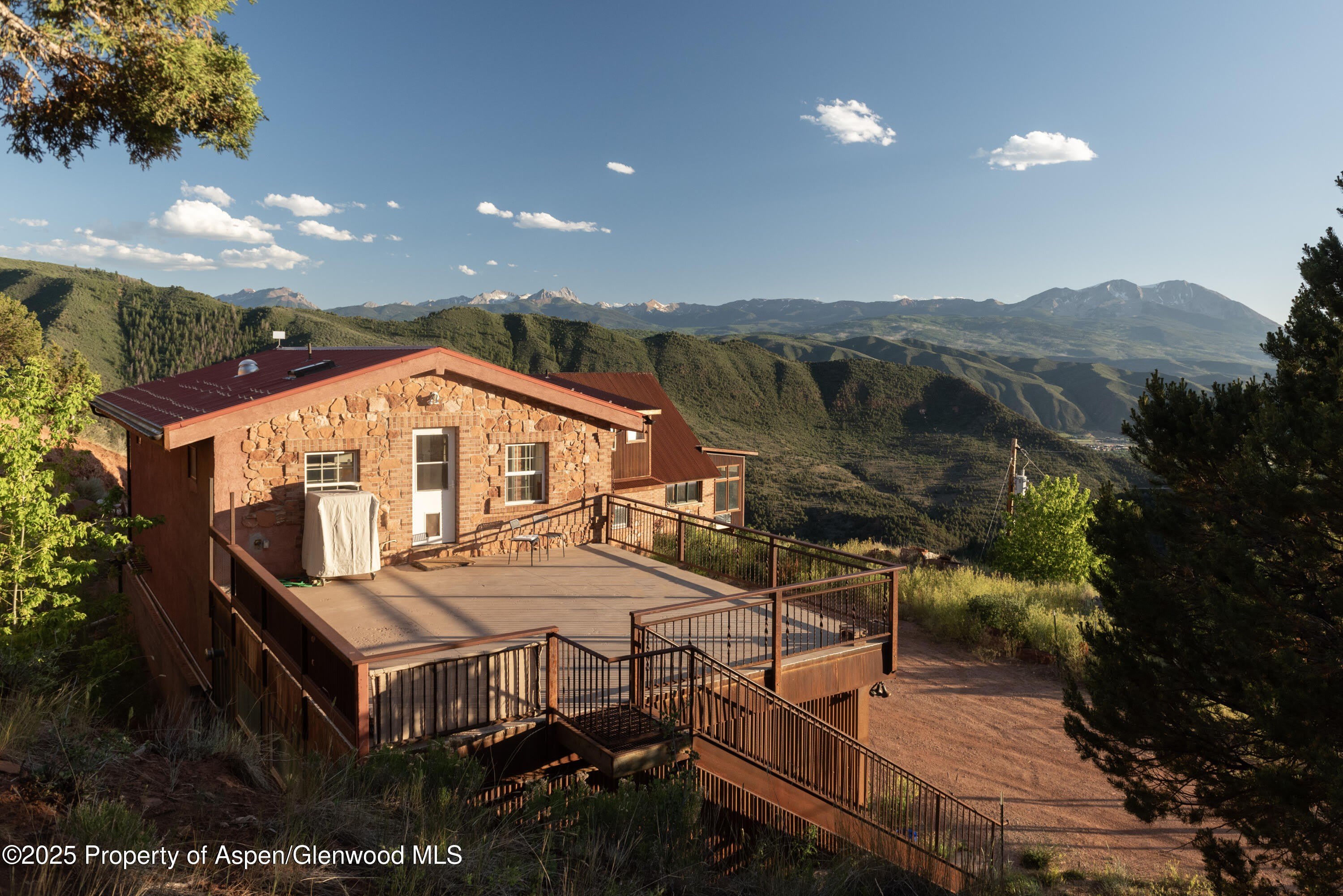 2800 Cedar Drive – photo 1