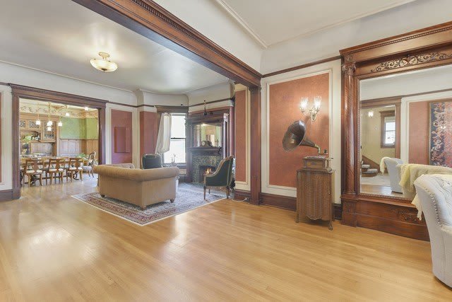 1036 W Garfield Boulevard – photo 3