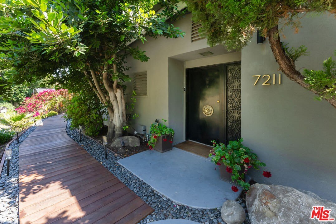 7211 Chelan Way – photo 3
