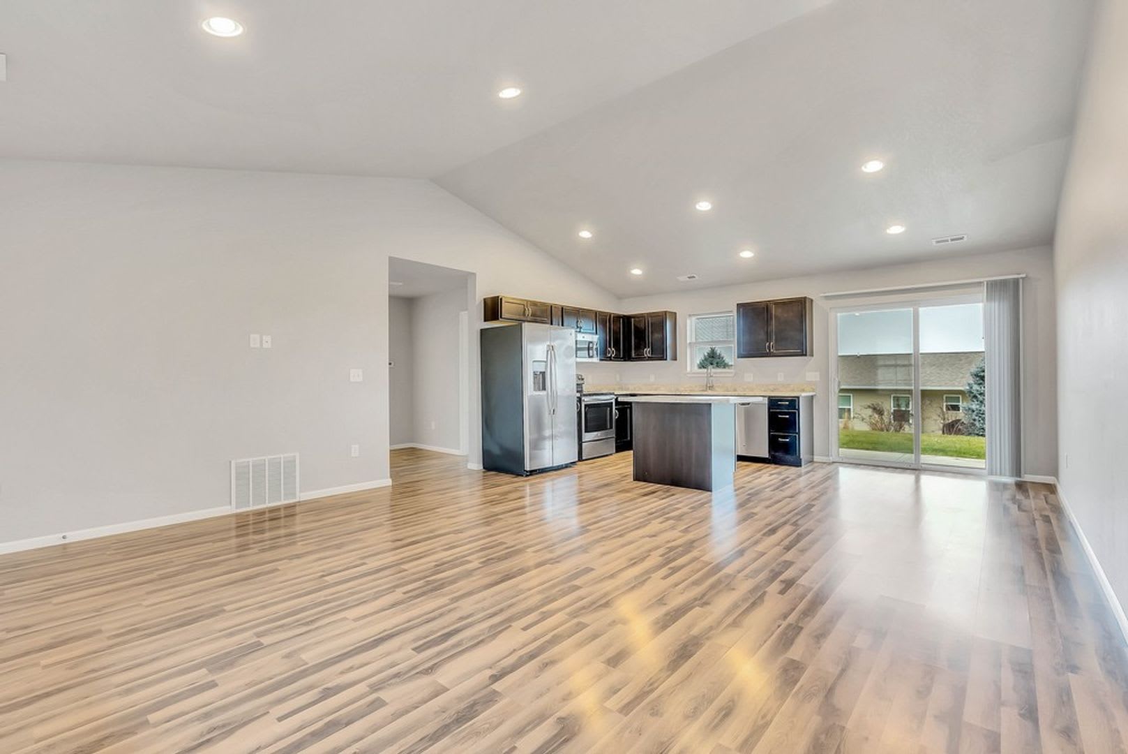 5480-5482 Summerland Dr – photo 4