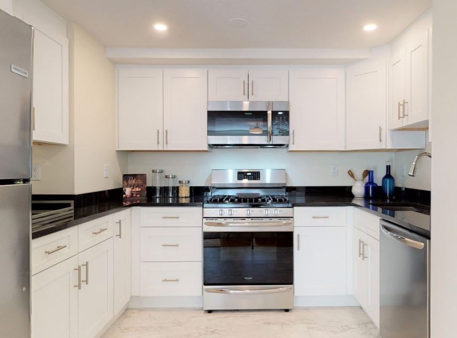 137 Glenville Avenue – photo 4