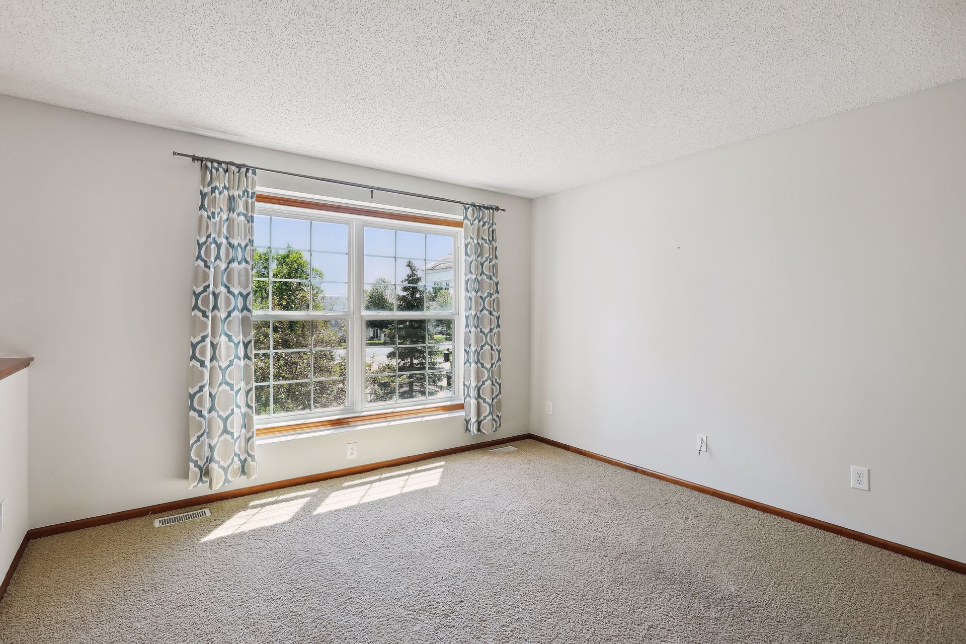 15024 Farnham Avenue North – photo 4