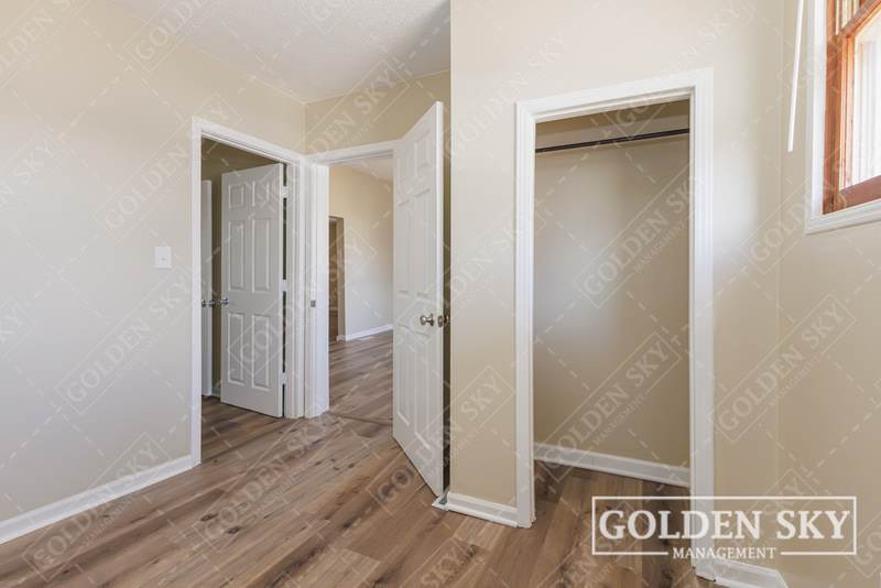2915 South Vine Street – photo 2