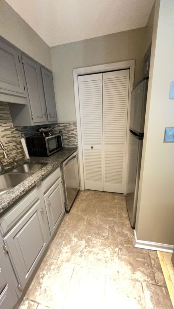 This 2 Bedroom 1 5 Bath Condo Has It All – photo 3