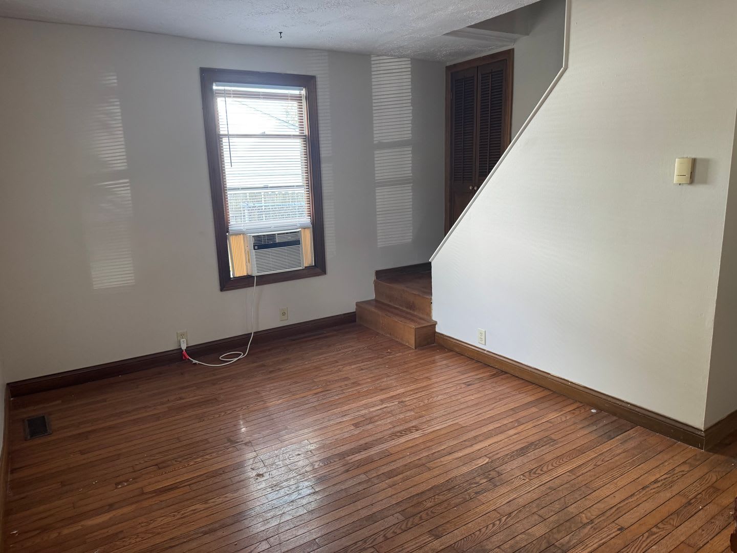 2 Bedroom 1 bath Single Family Home – photo 2