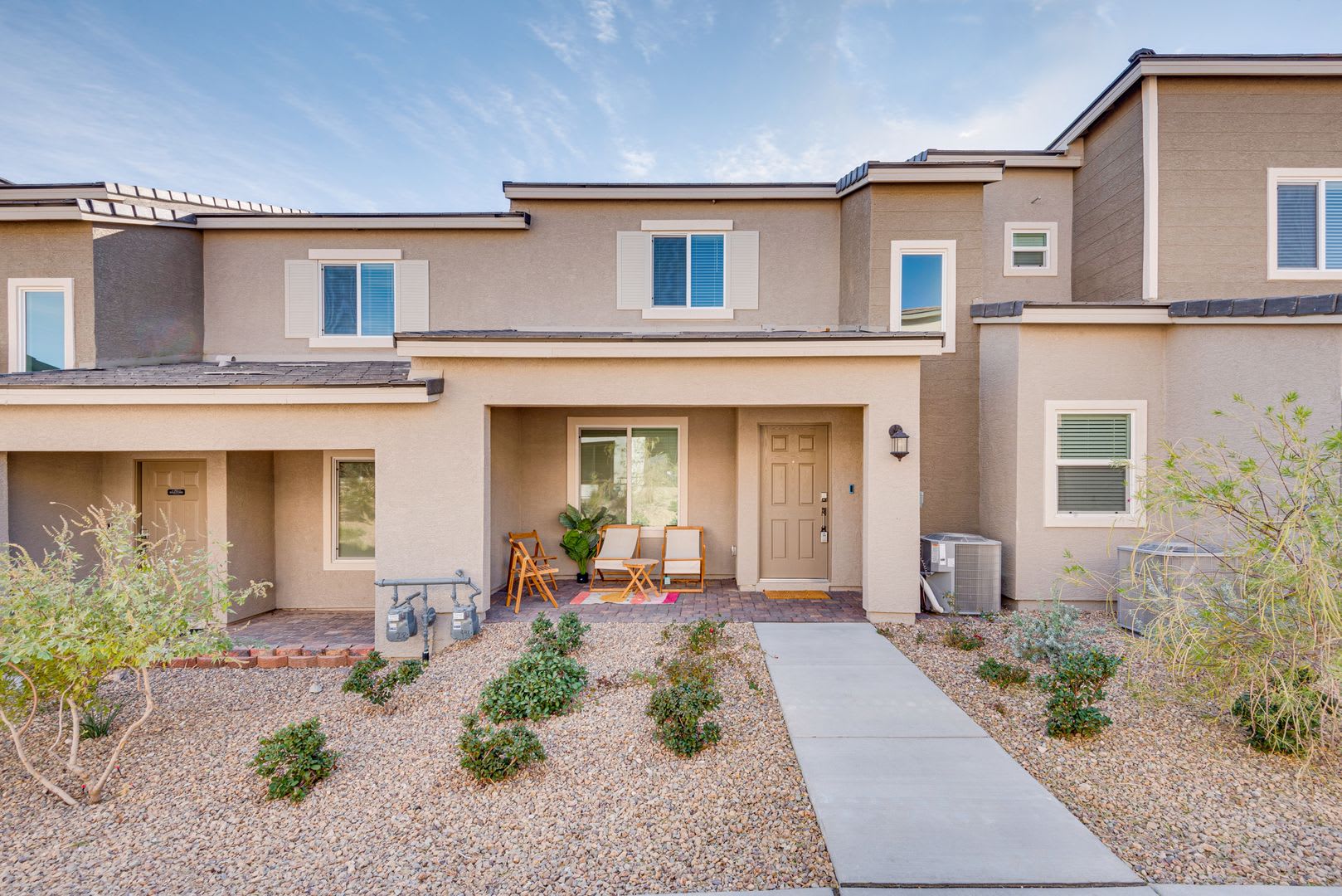 3-bedroom, 2.5-bath townhome, designed to offer the ultimate in modern comfort. – photo 1
