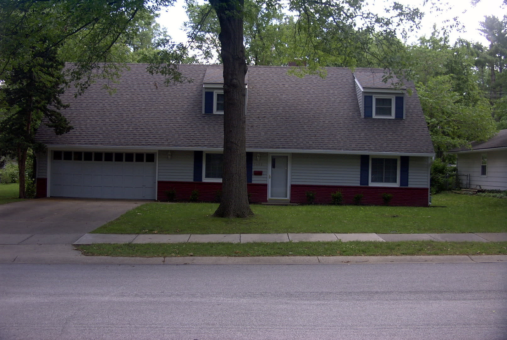 Large 5 Bedroom Nall Hills Home – photo 1