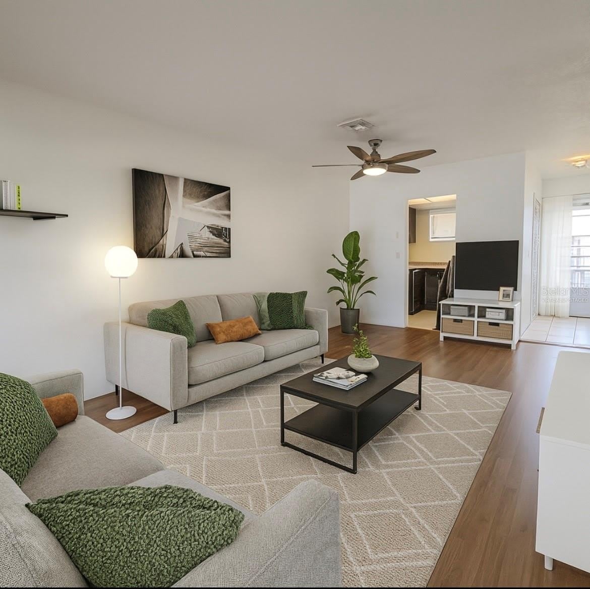 1014 E SOUTH Street – photo 4