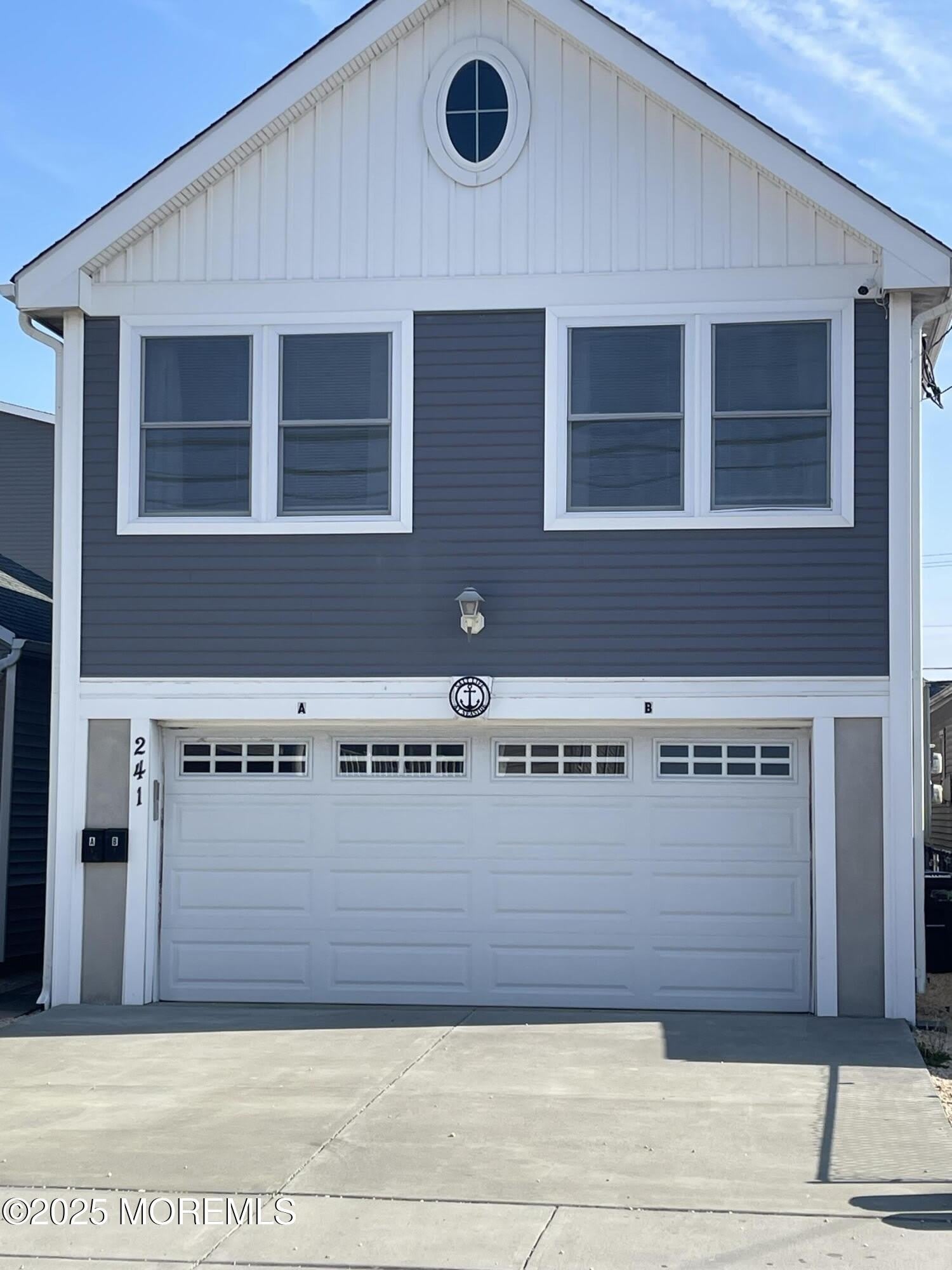 241 Hiering Avenue – photo 1