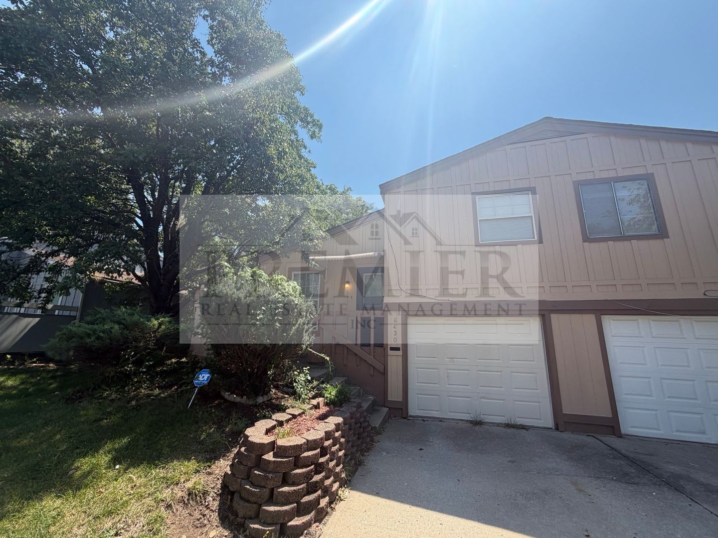 3 Bd 1 5 Ba Townhome 8430 Lane Place Raytown Mo 64138 Culdesac 1450 Finished Basement – photo 1