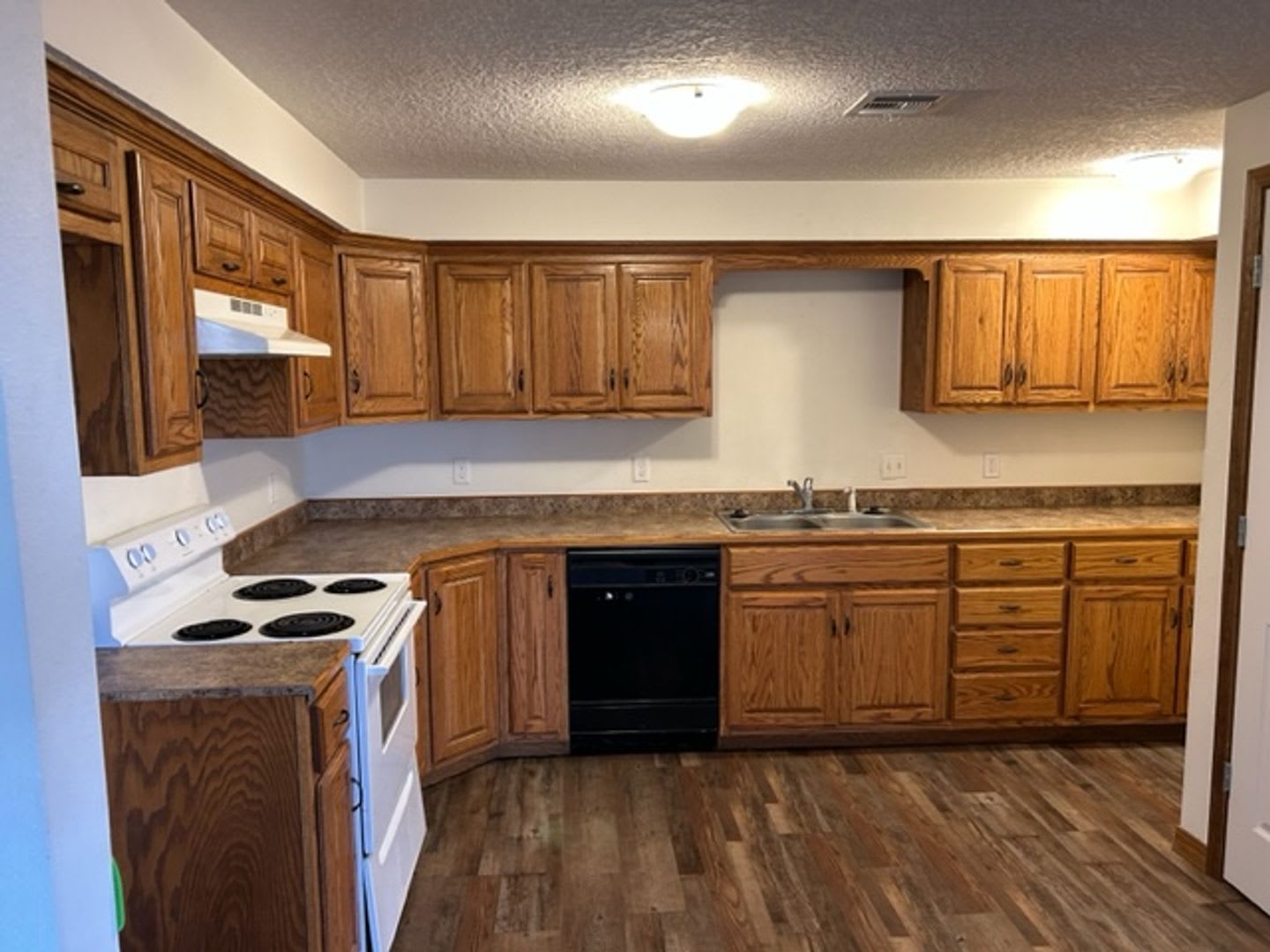 3 BEDROOM 2 BATH APARTMENT FOR LEASE IN CARL JUNCTION-$995.00 RENT-$995.00 DEPOSIT – photo 5