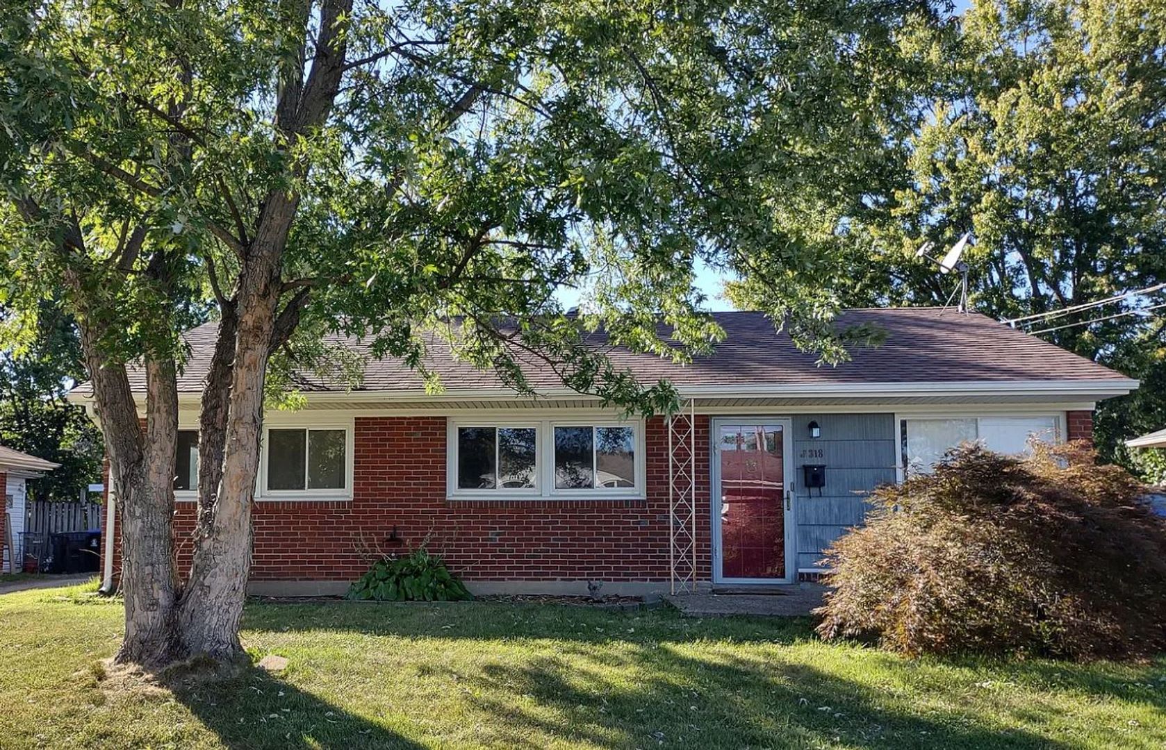 Updated 3 bedroom home located off Bardstown Rd! – photo 1