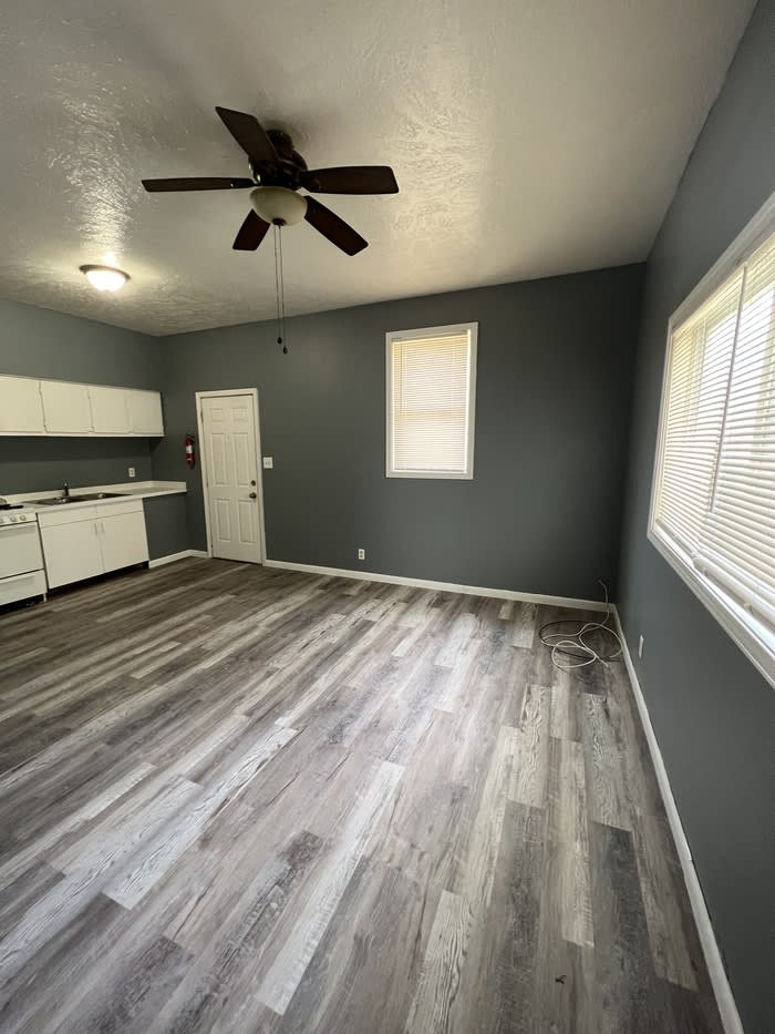 1085 East 9th South – photo 3