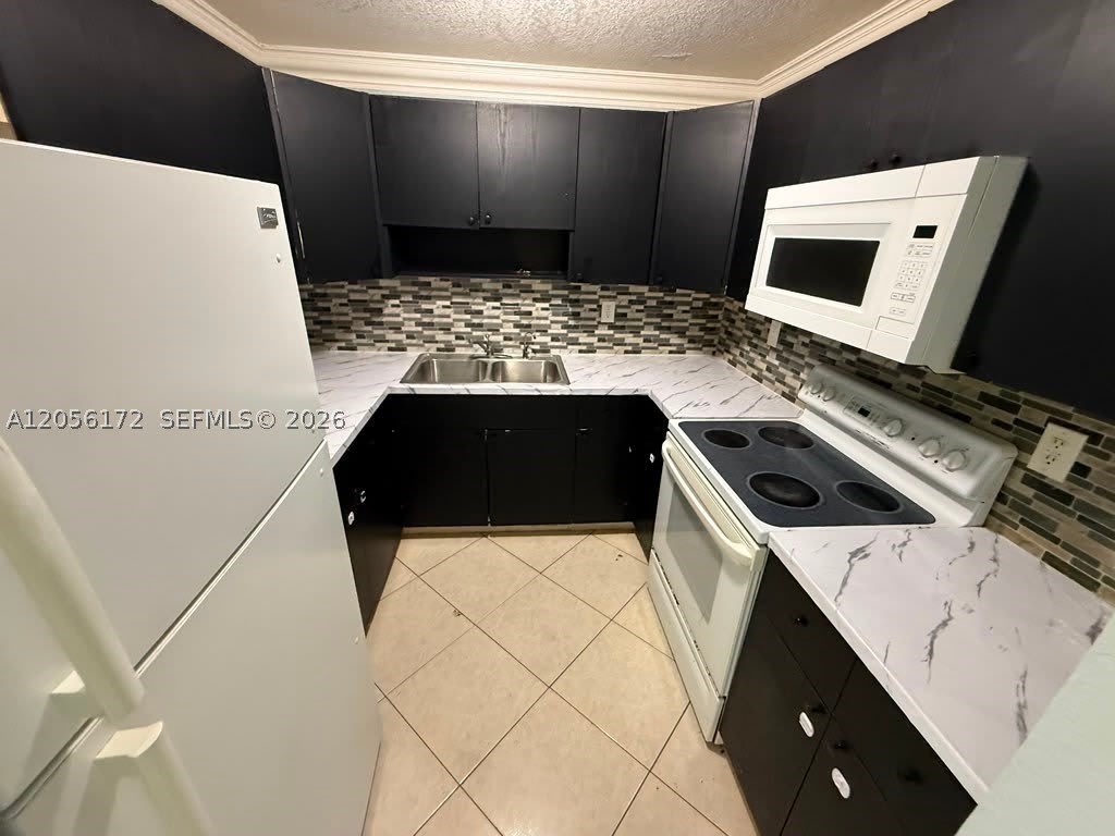 1055 W 77th St – photo 4
