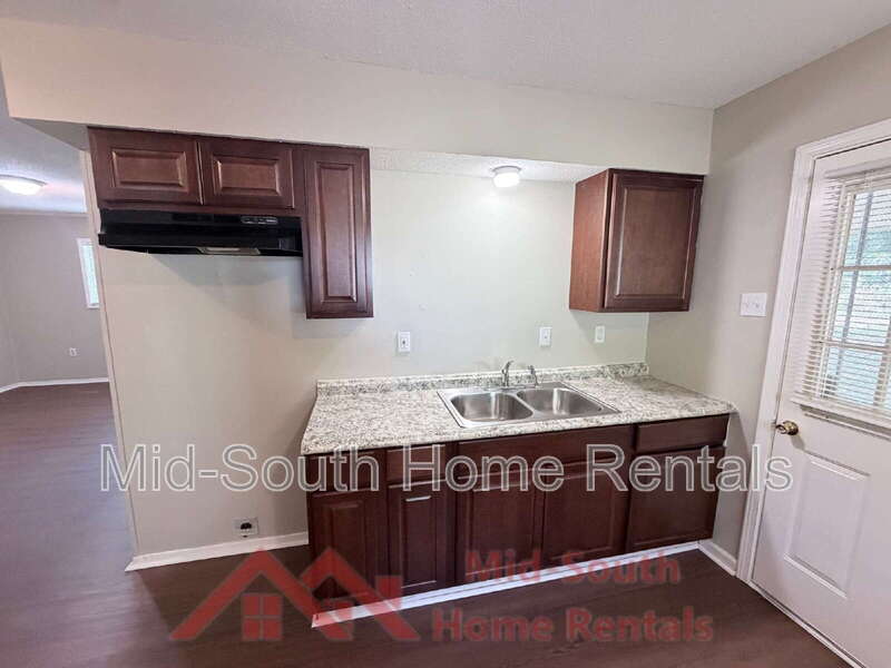 729 Blackstone Ln – photo 5