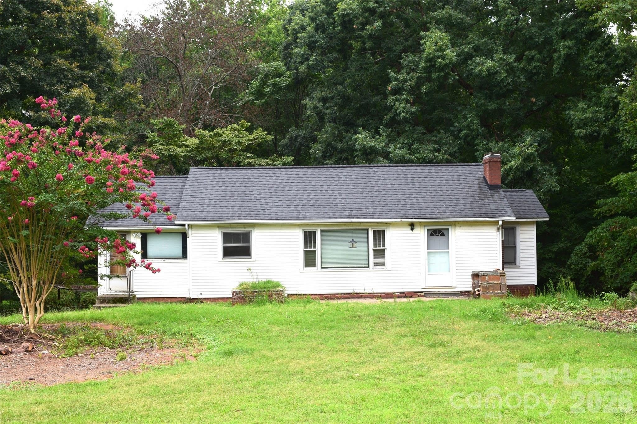 2736 Peachtree Road – photo 1