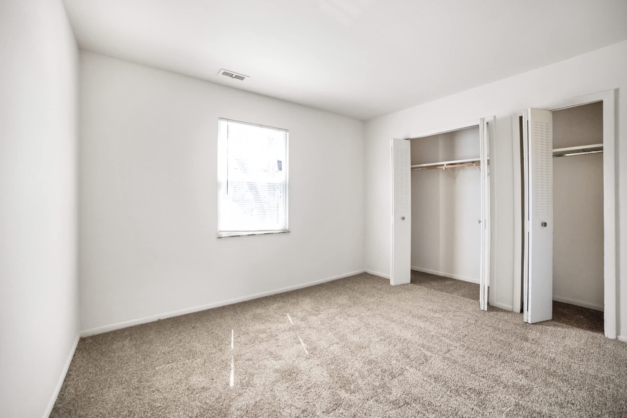 Somerset Apartments – photo 4