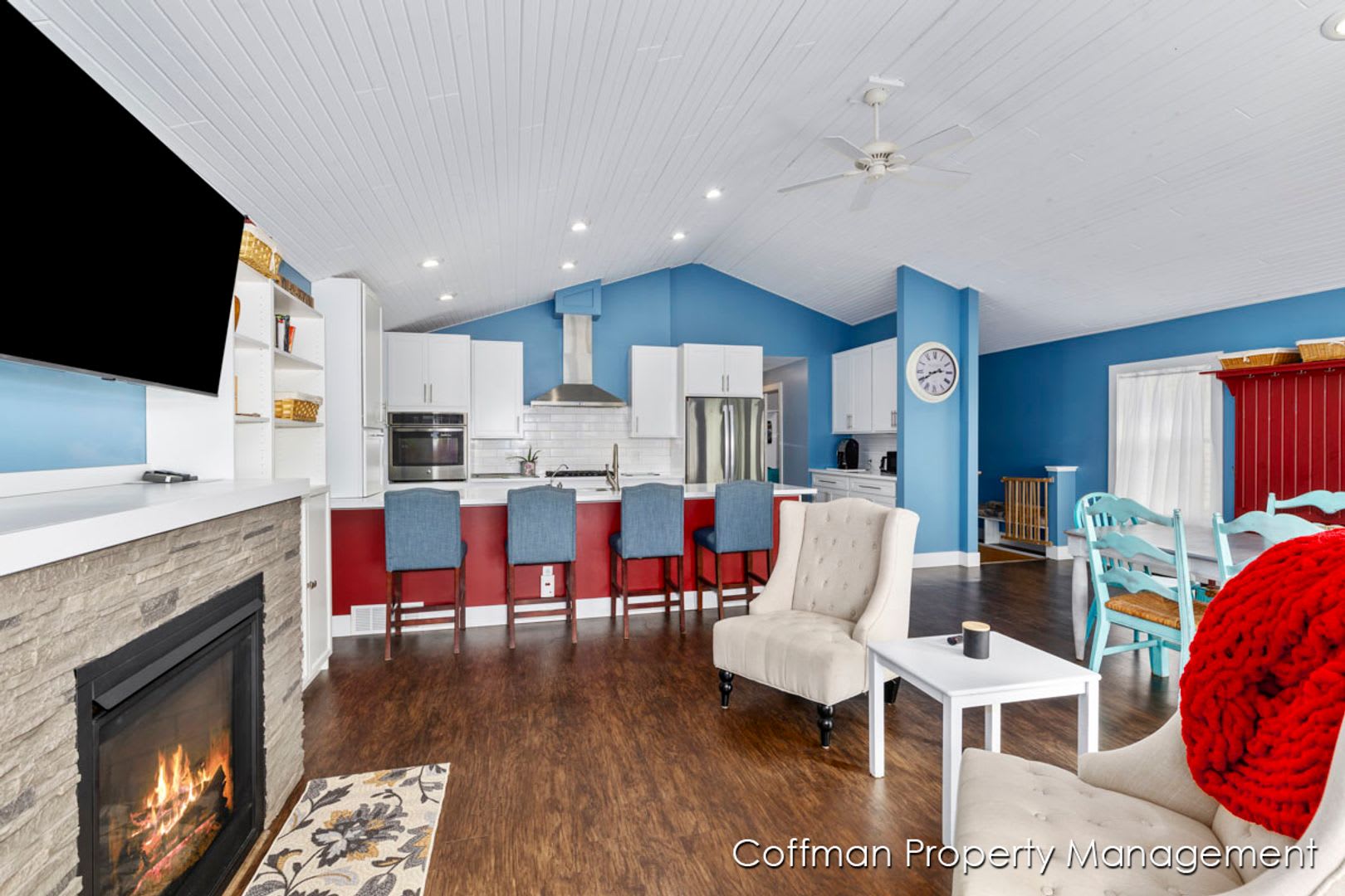 3 bed, 2.5 bath Located on Bostwick Lake – photo 5