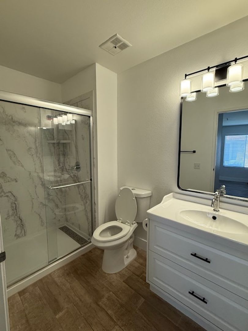 Condo In Gated Palm Lake – photo 4