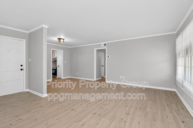 4601 Coronado Drive Apt B – photo 1