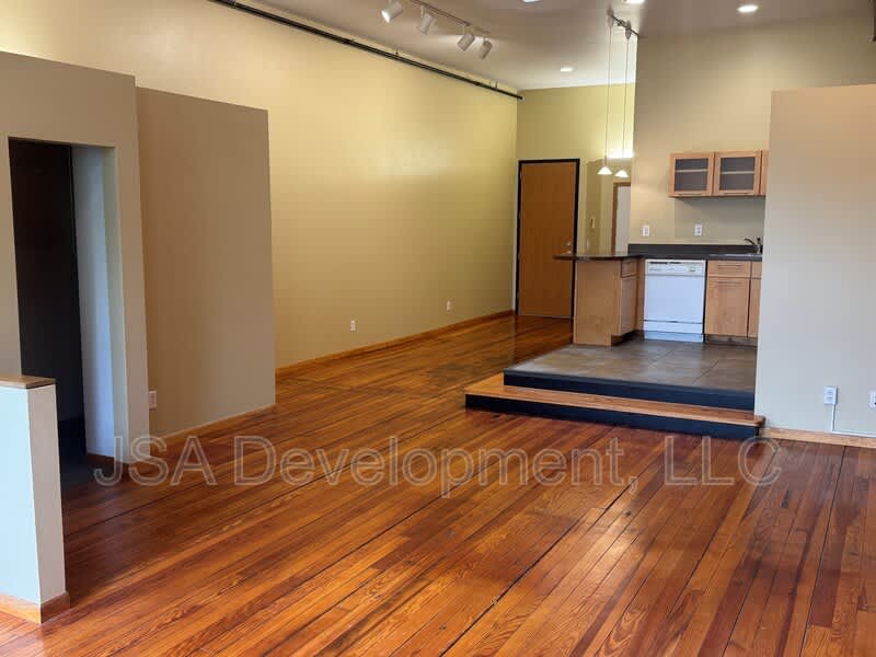 220-224 E 4th St – photo 2